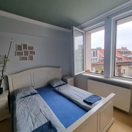 Big 4 Room Huge Apartment Bratislava Buitenkant foto